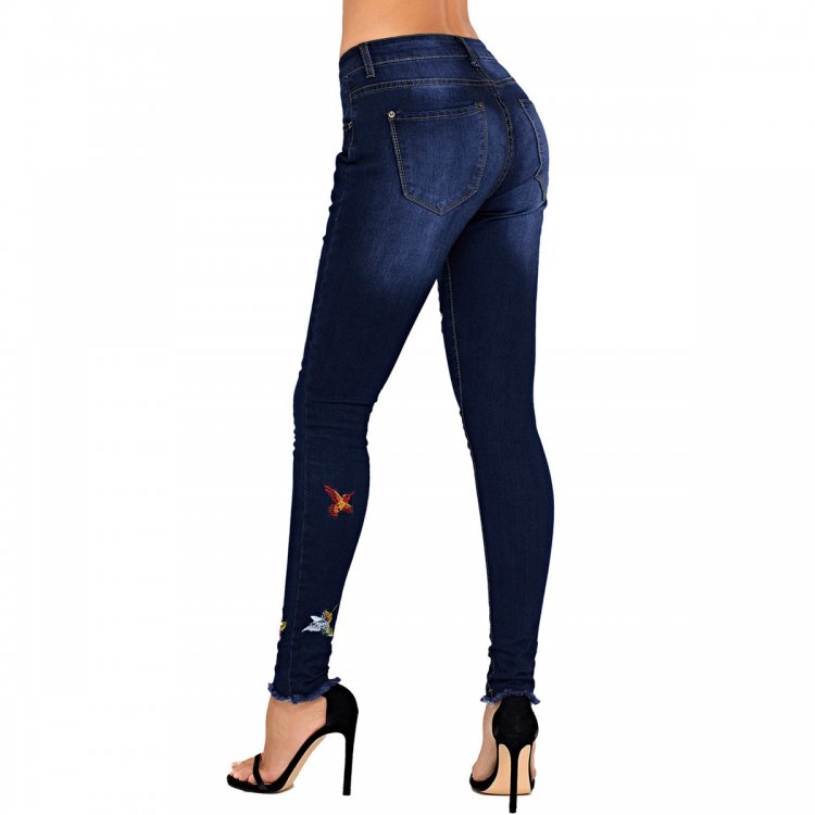 Rose Embroidered Frayed Ankle Length Skinny Jeans