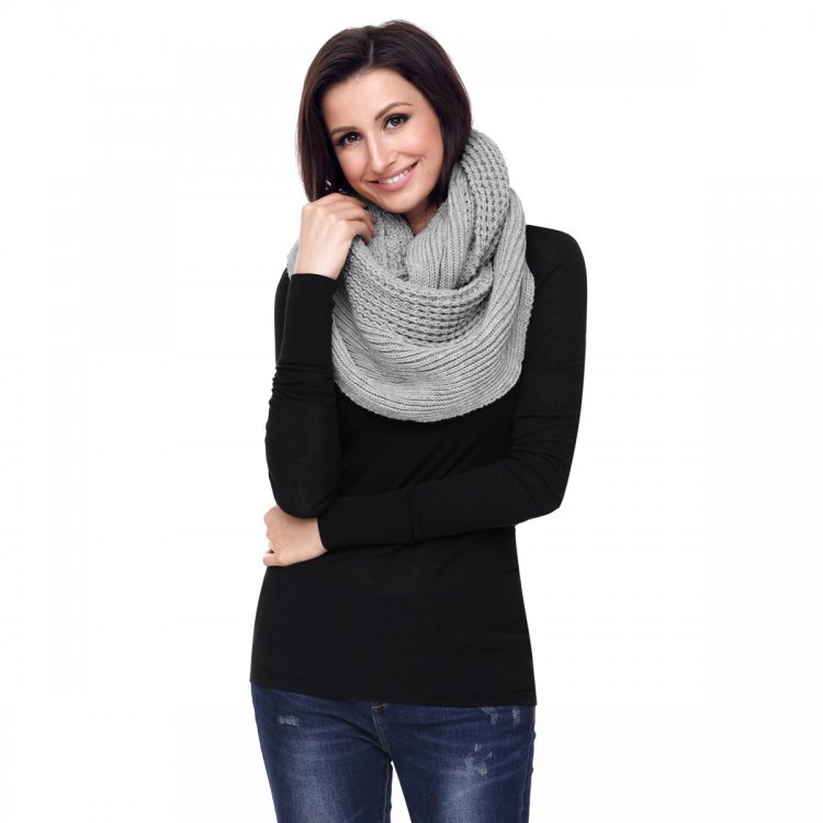 Gray Cable Knit Chunky Scarf